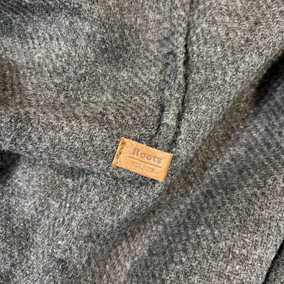 Roots Charcoal Knit Poncho - OS - Picture 7 of 8